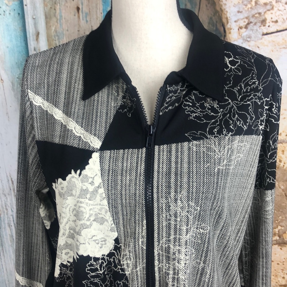 Francesca Rose Medium Floral Top - Picture 2 of 8